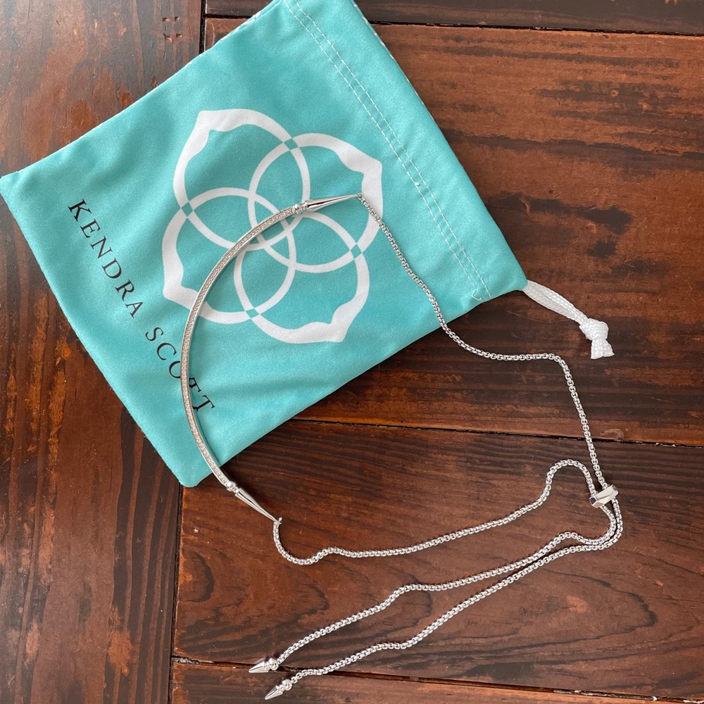 Kendra Scott necklace